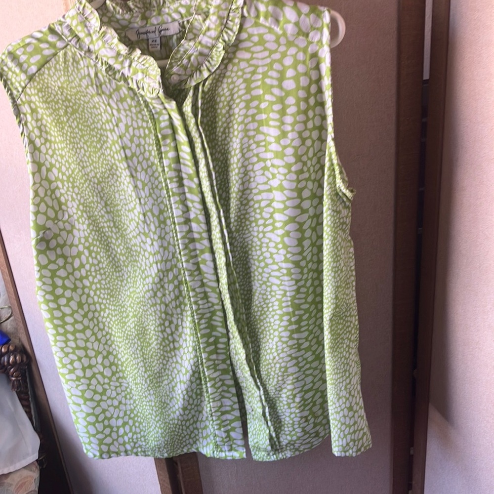 FINAL MARKDOWN Jennifer and grace Lime Green Sleeveless Blouse 2x